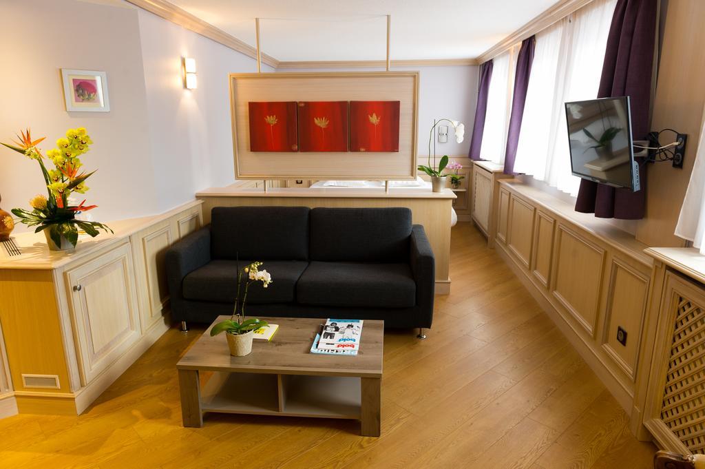 Cottage Logis Hotel - Restaurant Dudelange Εξωτερικό φωτογραφία