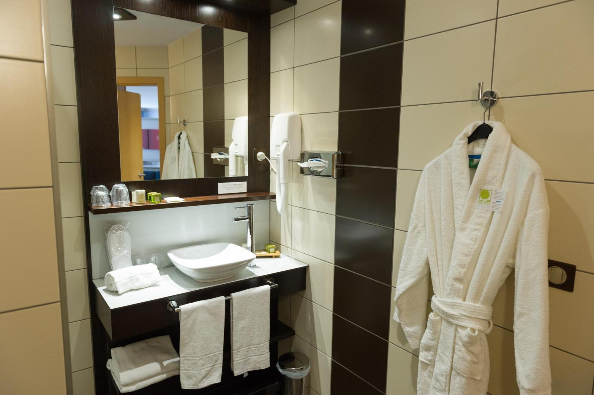 Cottage Logis Hotel - Restaurant Dudelange Εξωτερικό φωτογραφία