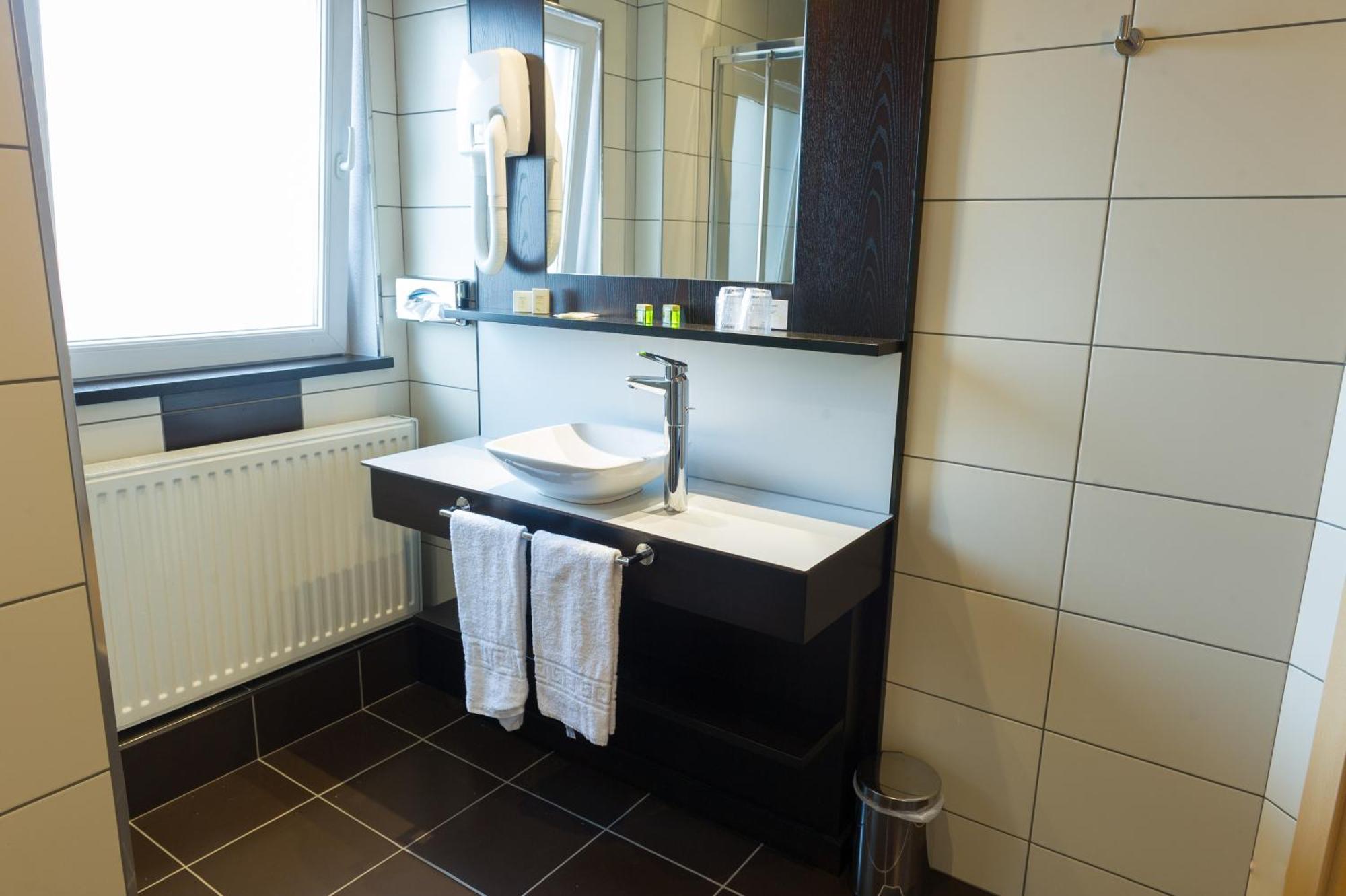 Cottage Logis Hotel - Restaurant Dudelange Εξωτερικό φωτογραφία