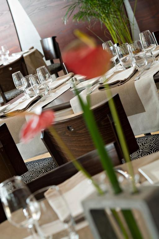 Cottage Logis Hotel - Restaurant Dudelange Εξωτερικό φωτογραφία