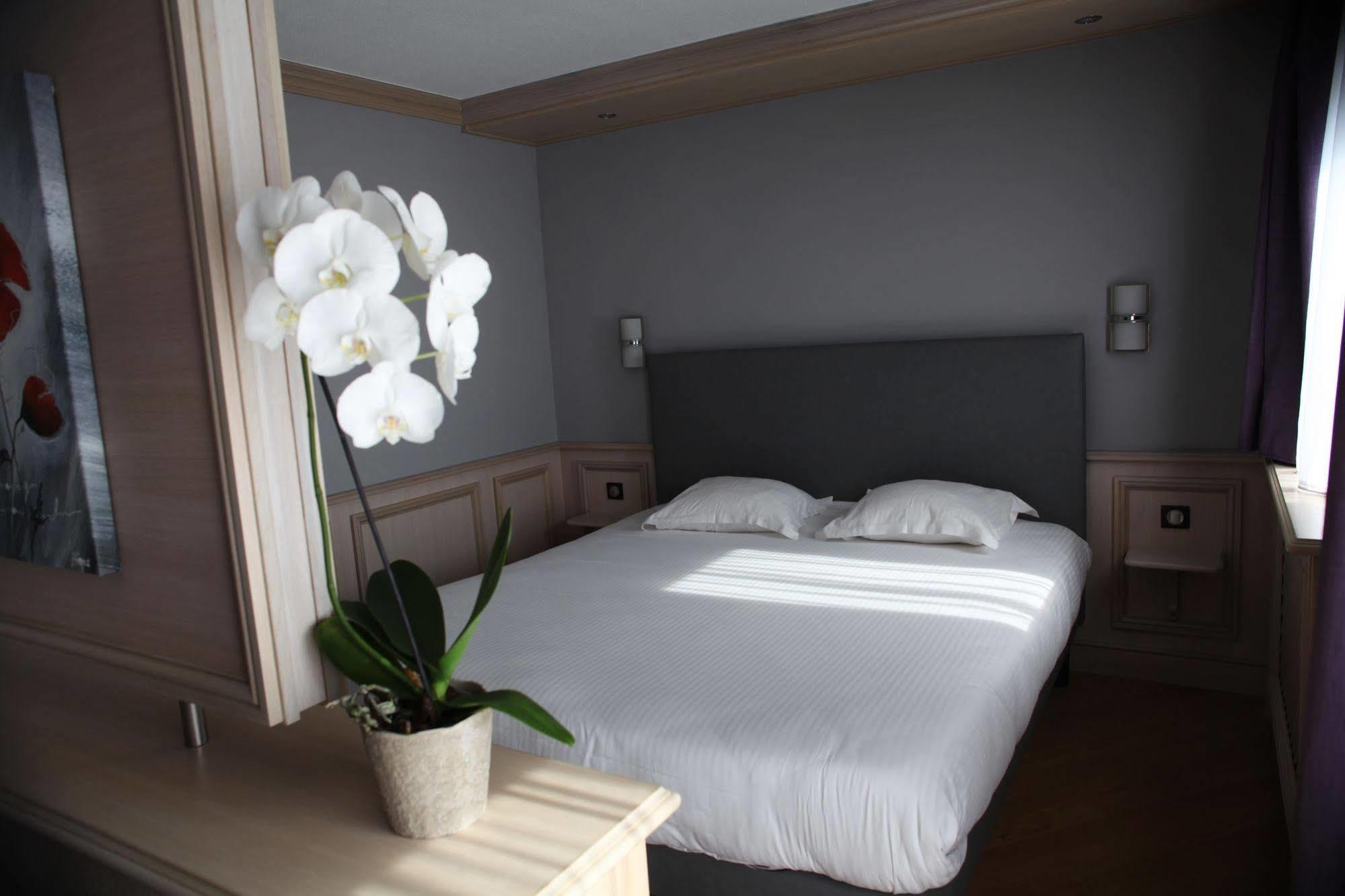 Cottage Logis Hotel - Restaurant Dudelange Εξωτερικό φωτογραφία